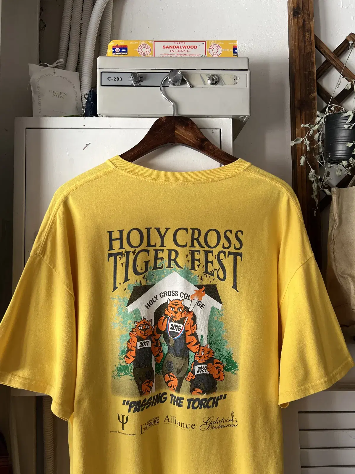 [XL]USA 빈티지 HOLY CROSS TIGER FEST 티셔츠